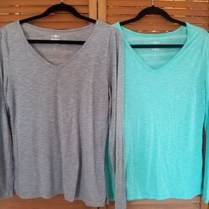 Two SO v neck perfect